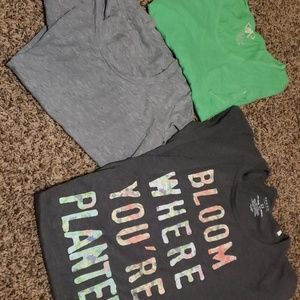 Ladies small tee lot